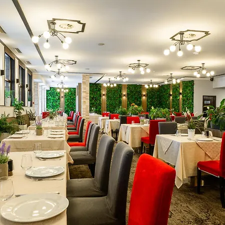 Grand Hotel