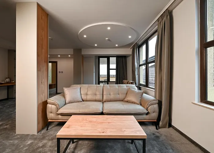 그랜드 벨린그라드 호텔 5*